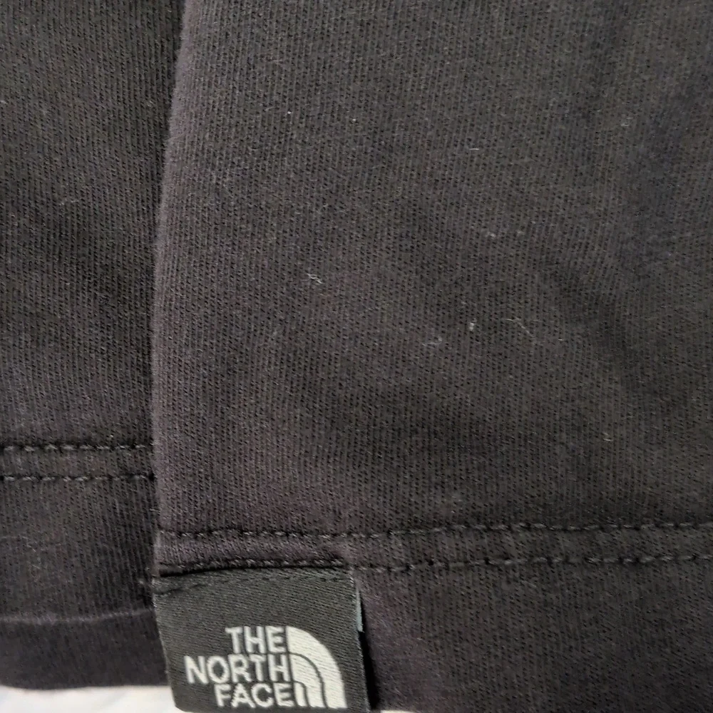 The North Face T-shirt - Picture 4 of 9